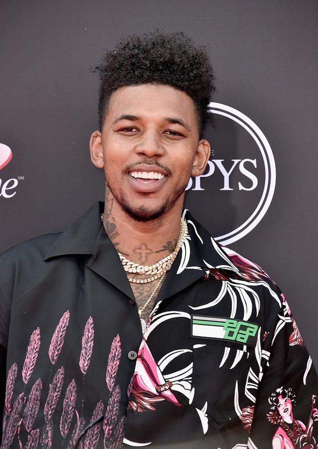 博主：弥漫些许离别味道，个别国安球员已从基地搬走私人物品（博主称国安队离别气息渐浓，部分球员已从基地清走私人物品）