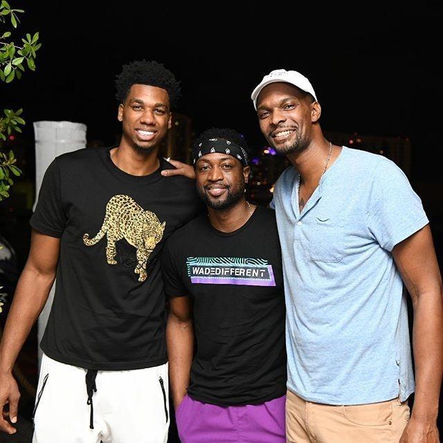 与C罗同级！沙特超多队关注萨拉赫 开价1.75亿镑年薪（多支沙特联球队追逐萨拉赫：年薪报价达1.75亿英镑，待遇堪比C罗）