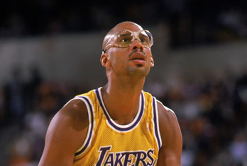 萨56：踢小球队是我们的短板，要以正确的心态全力以赴（萨56：打弱旅暴露短板，需以正确心态全力以赴）