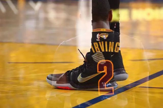 拉菲尼亚评巴萨历史巴西球员TOP5：内马尔居首，小罗第二（拉菲尼亚盘点巴萨史上巴西球员前五：内马尔第一，小罗第二）