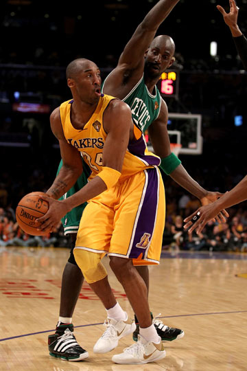 申花与津门虎历史共计交手47次，战绩为20胜17平10负（申花与津门虎历史交锋47场，战绩20胜17平10负）